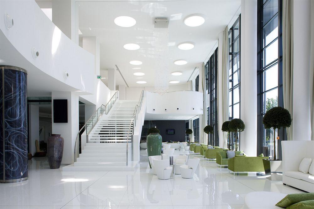 Melia Braga Hotel & Spa المظهر الداخلي الصورة The lobby of the new building
