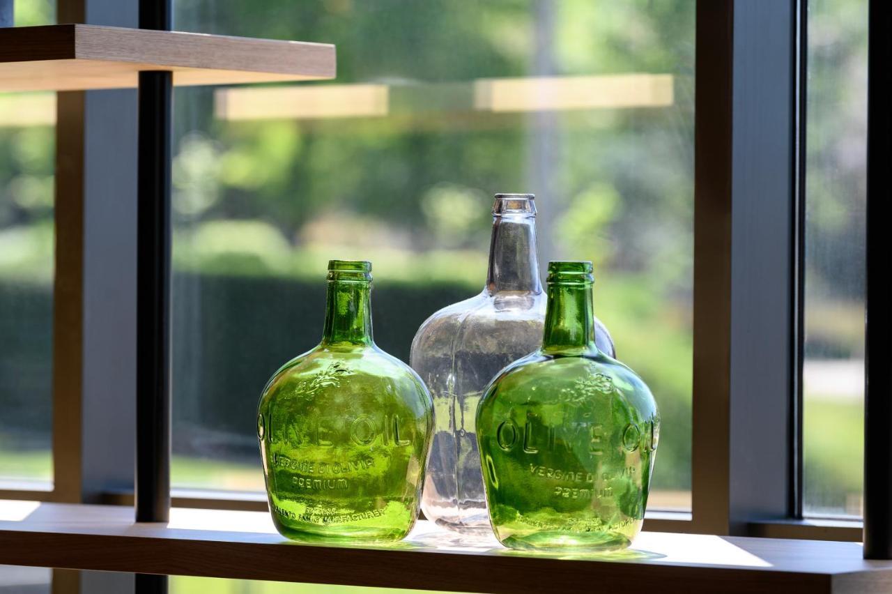 Melia Braga Hotel & Spa المظهر الخارجي الصورة Bottles of absinthe