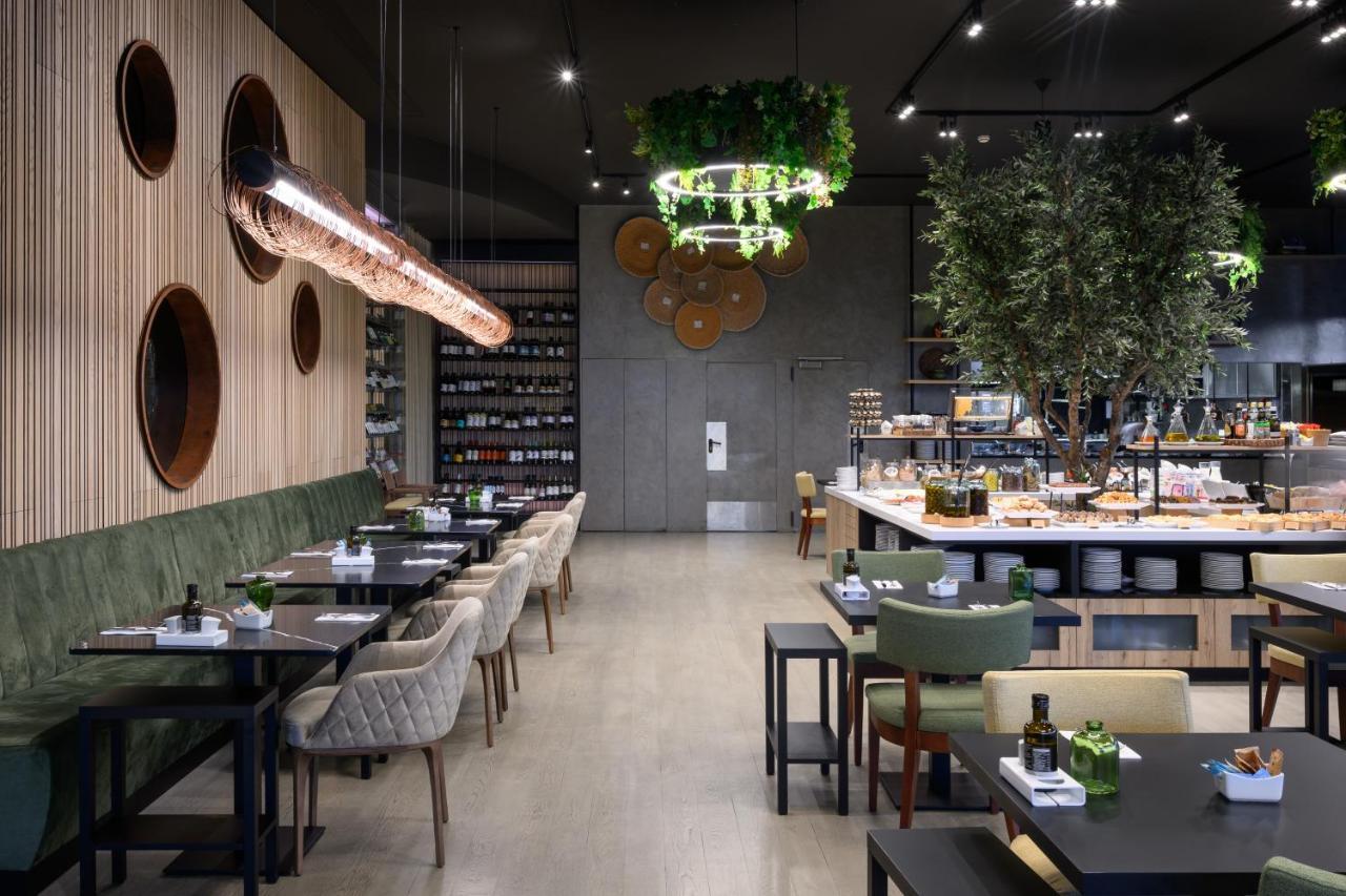 Melia Braga Hotel & Spa المظهر الخارجي الصورة Restaurant interior