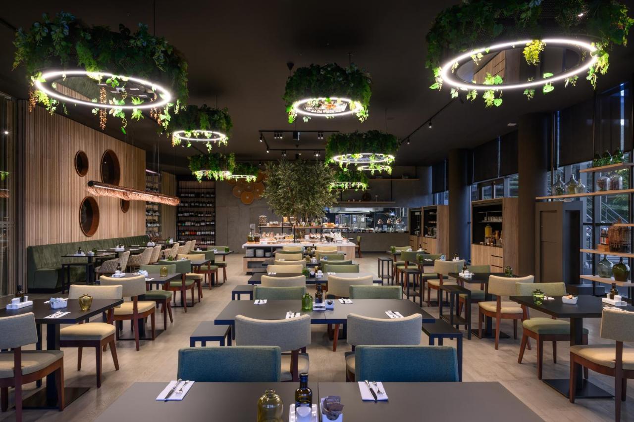 Melia Braga Hotel & Spa المظهر الخارجي الصورة The interior of the restaurant