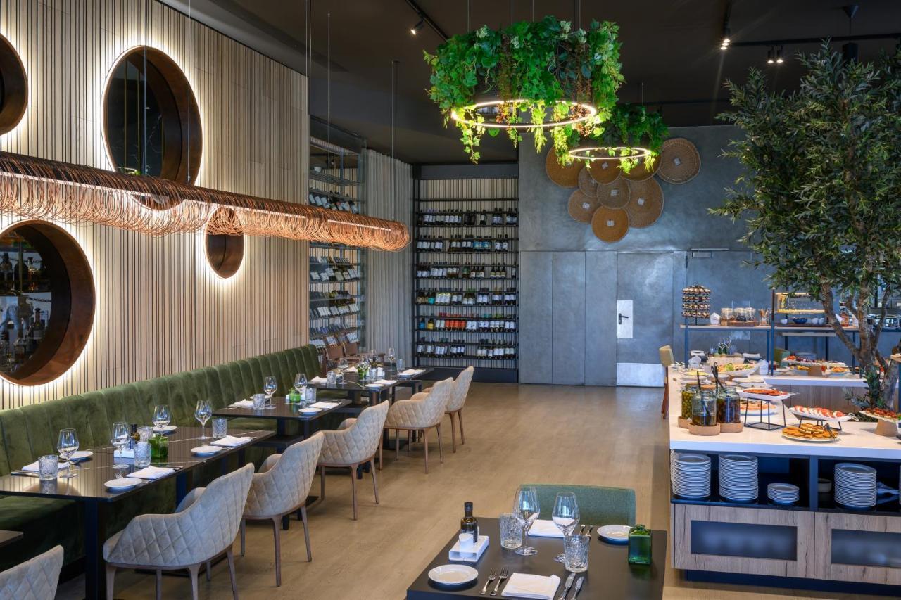 Melia Braga Hotel & Spa المظهر الخارجي الصورة Restaurant in the hotel