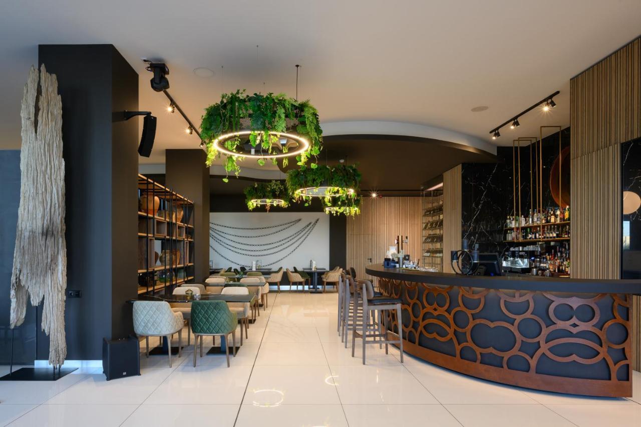 Melia Braga Hotel & Spa المظهر الخارجي الصورة Restaurant in the hotel