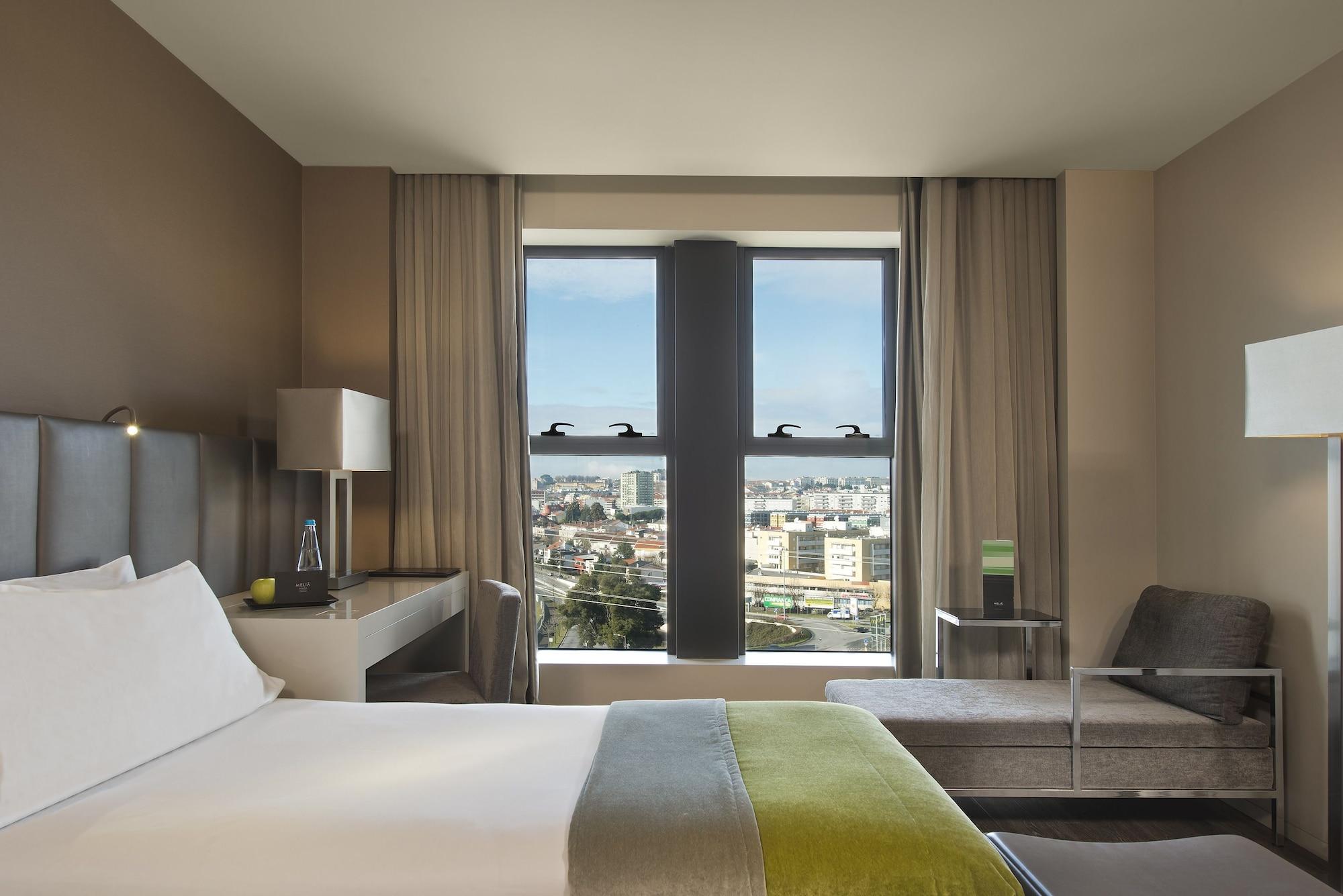Melia Braga Hotel & Spa المظهر الخارجي الصورة A room at the hotel