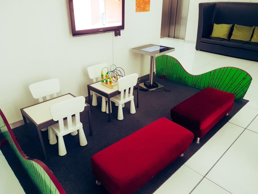 Melia Braga Hotel & Spa المظهر الخارجي الصورة The interior of a typical McDonald's PlayPlace