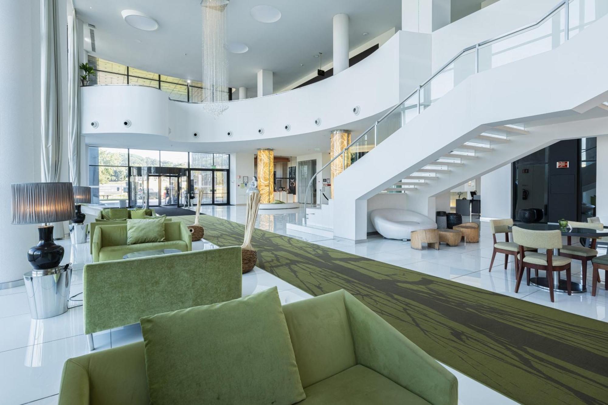 Melia Braga Hotel & Spa المظهر الخارجي الصورة The lobby of the hotel