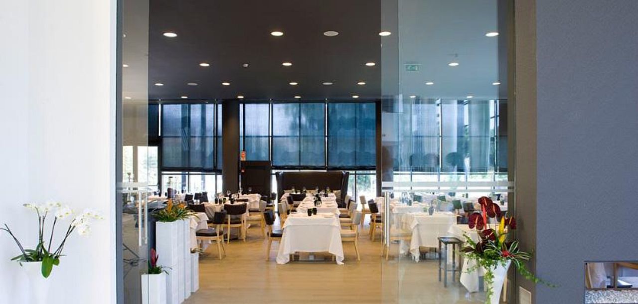 Melia Braga Hotel & Spa المطعم الصورة Restaurant "La Terraza"