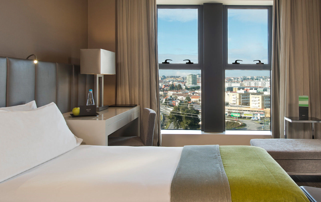 Melia Braga Hotel & Spa المظهر الخارجي الصورة A room at the hotel