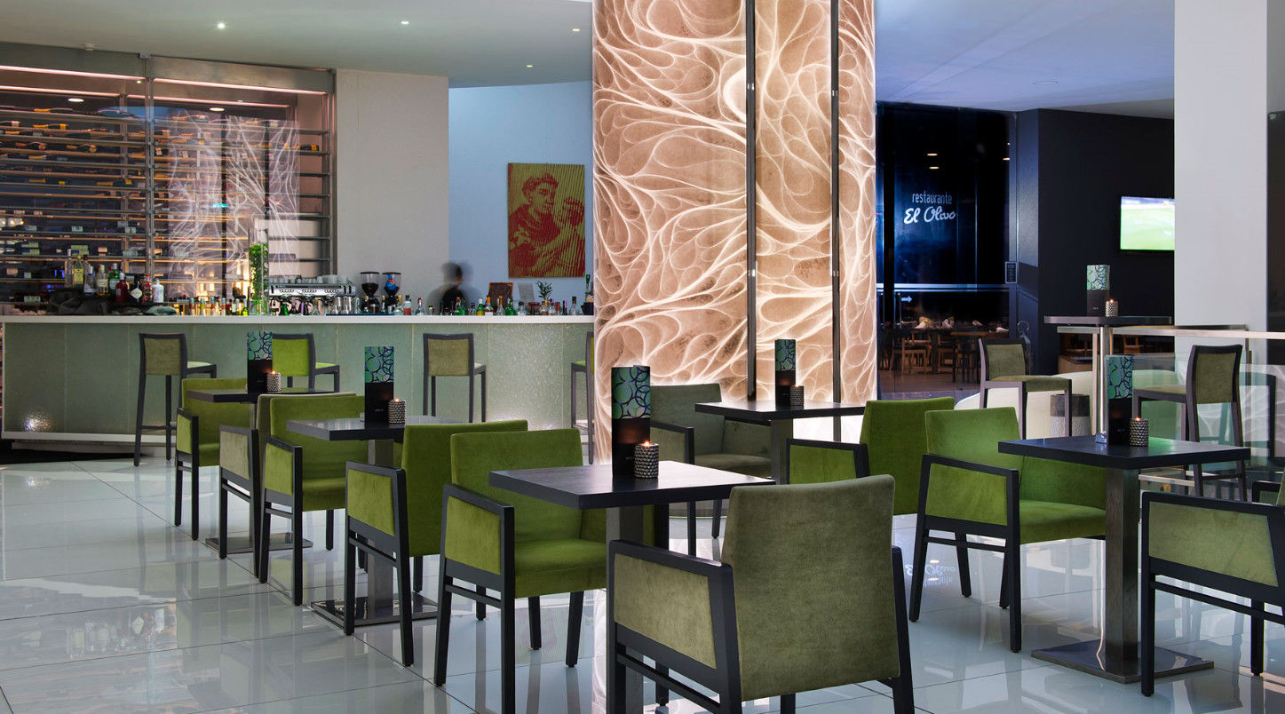 Melia Braga Hotel & Spa المظهر الخارجي الصورة The lounge at KLIA