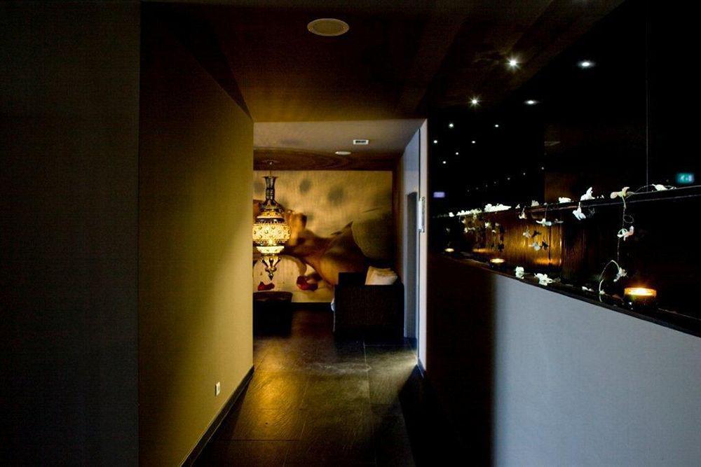 Melia Braga Hotel & Spa المظهر الداخلي الصورة The interior of a modern Japanese restaurant